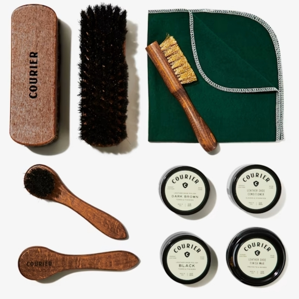 Courier Shoe Polishing Set